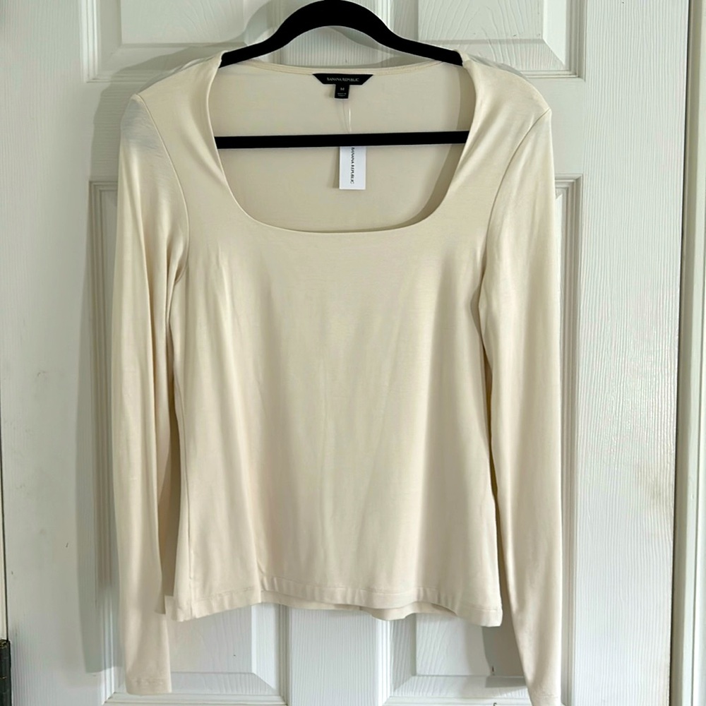 NWT square neck long sleeves tee